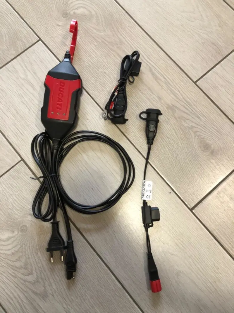MANTENITORE DI CARICA SALVABATTERIA DUCATI PER TUT