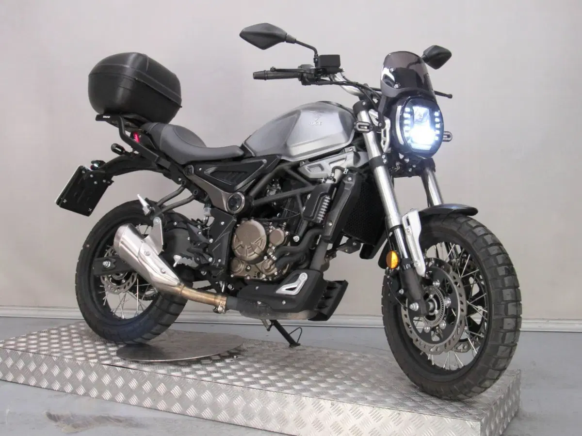 Voge Trofeo 300ACX Scrambler (2021 - 26)