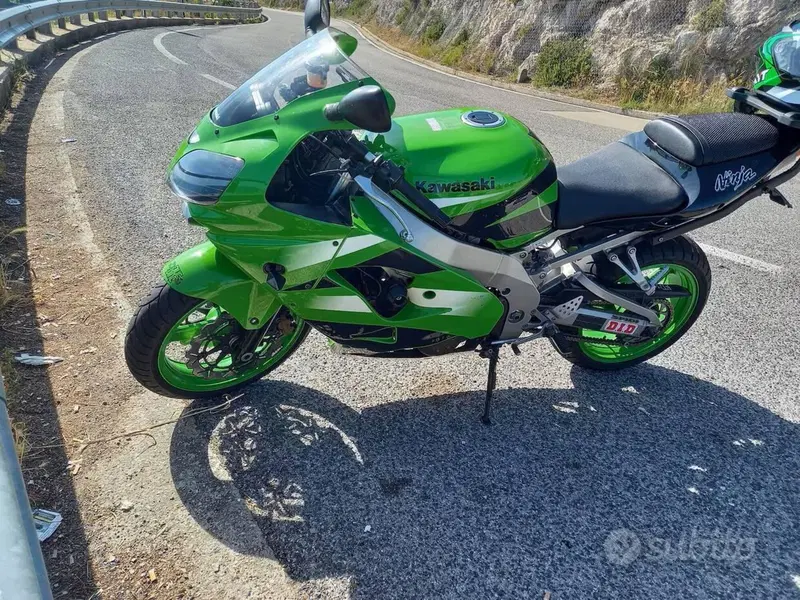 Kawasaki Ninja 900 ZX-9R (2002 - 05) (4)