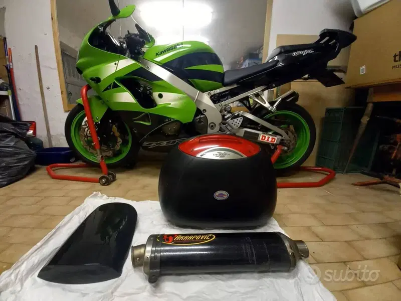 Kawasaki Ninja 900 ZX-9R (2002 - 05) (9)
