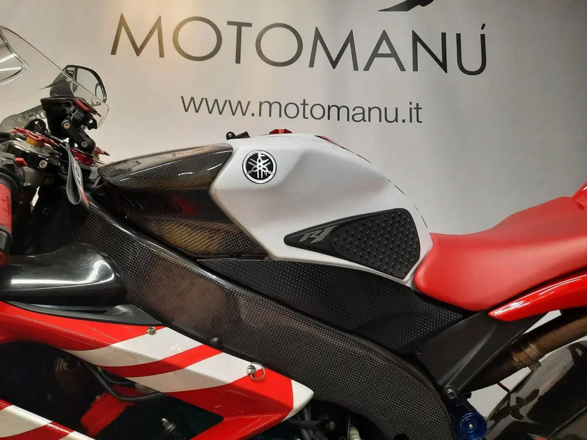 Yamaha YZF R1 (2007 - 08) (19)