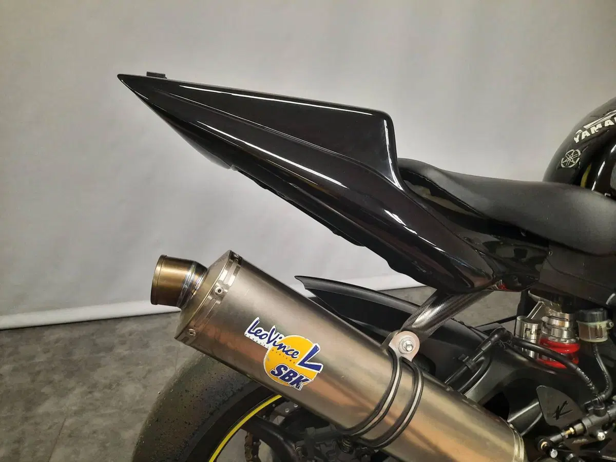 Yamaha YZF R6 (2005) (7)