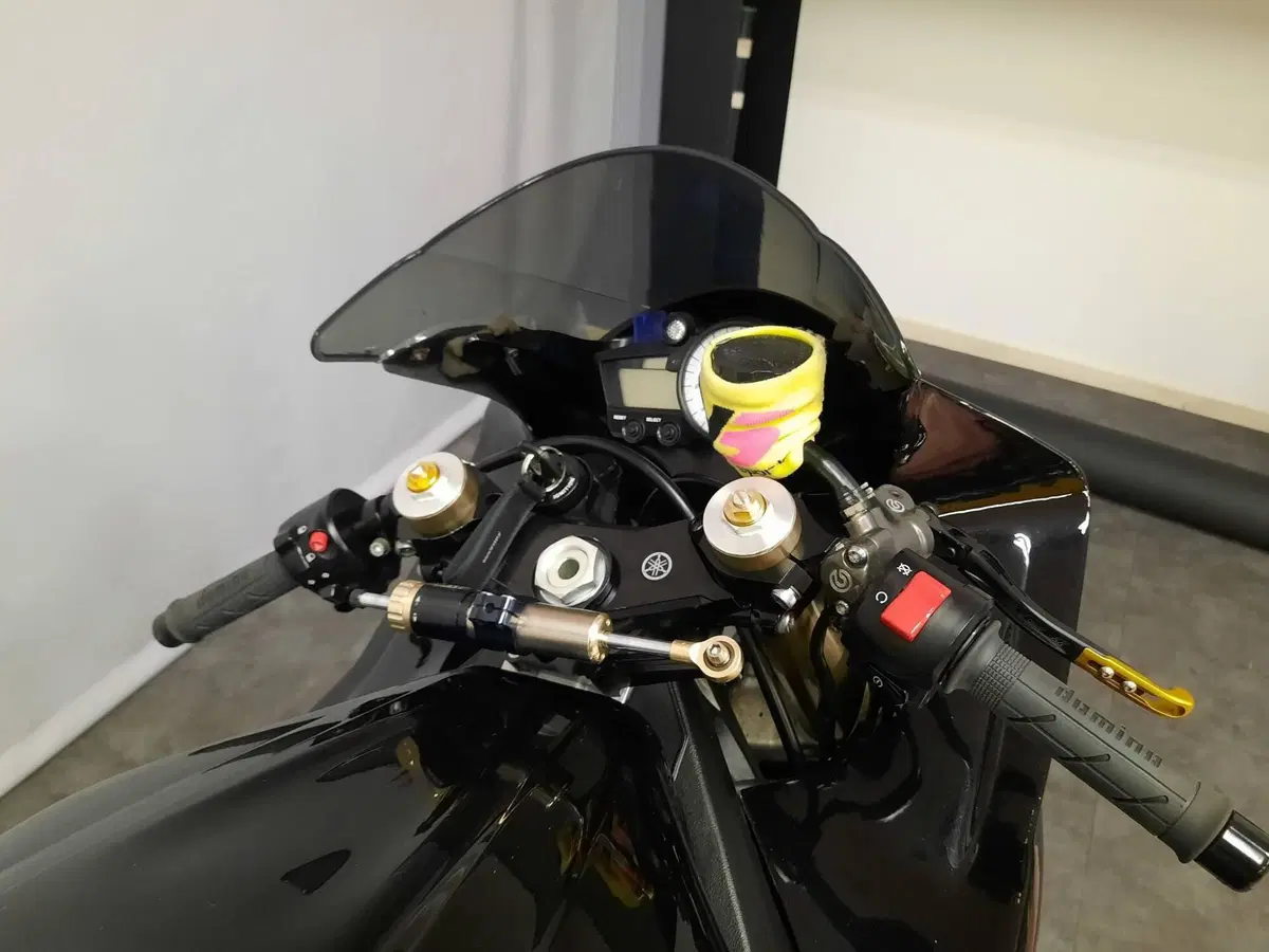 Yamaha YZF R6 (2005) (10)