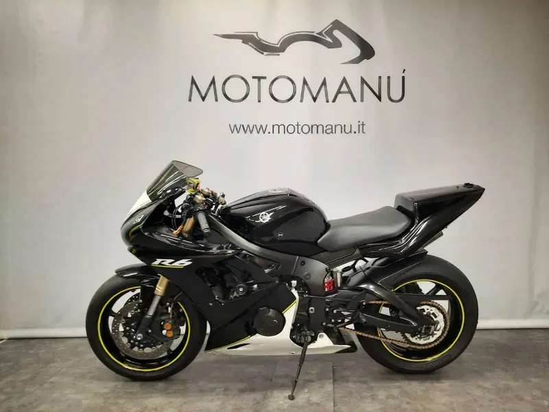 Yamaha YZF R6 (2005) (2)