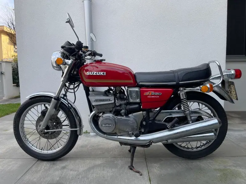Suzuki GT 380 (2)