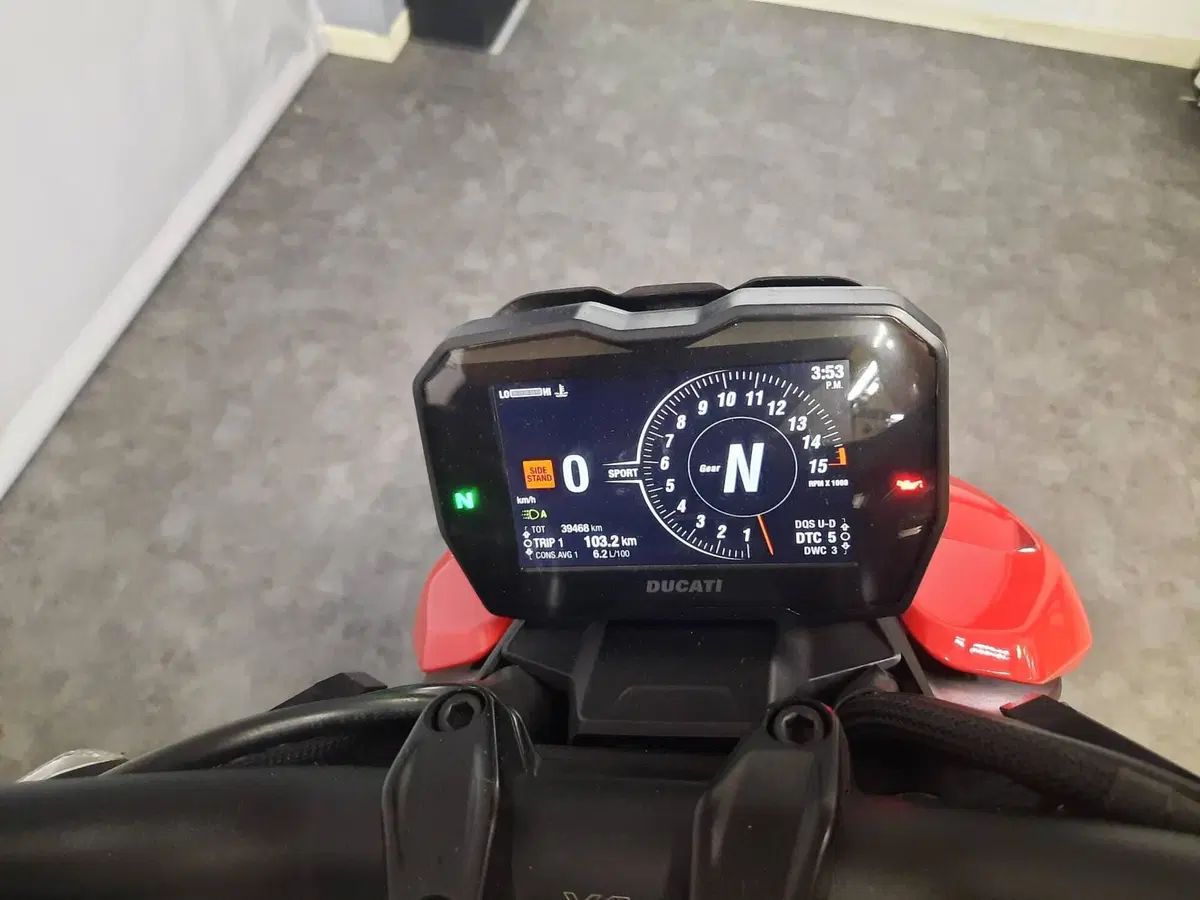 Ducati Streetfighter V4 1100 (2021 - 22) (9)