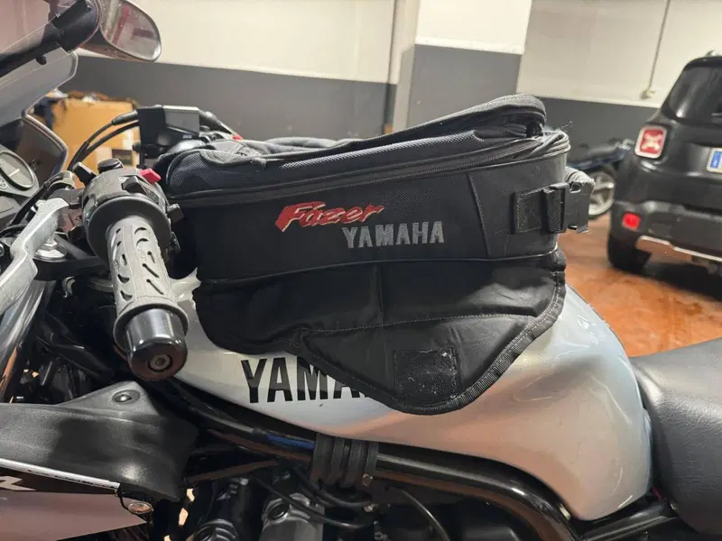 Yamaha FZS 600 Fazer (2002 - 03) (6)