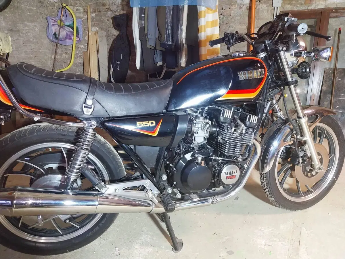 Yamaha XJ  550 (6)