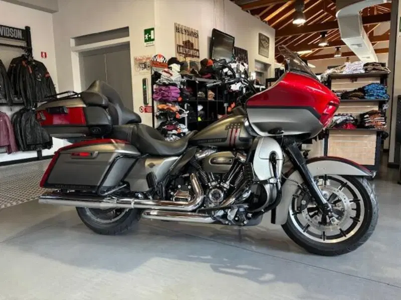 Harley-Davidson 114 Road Glide Ultra (2019) - FLTRXU (4)
