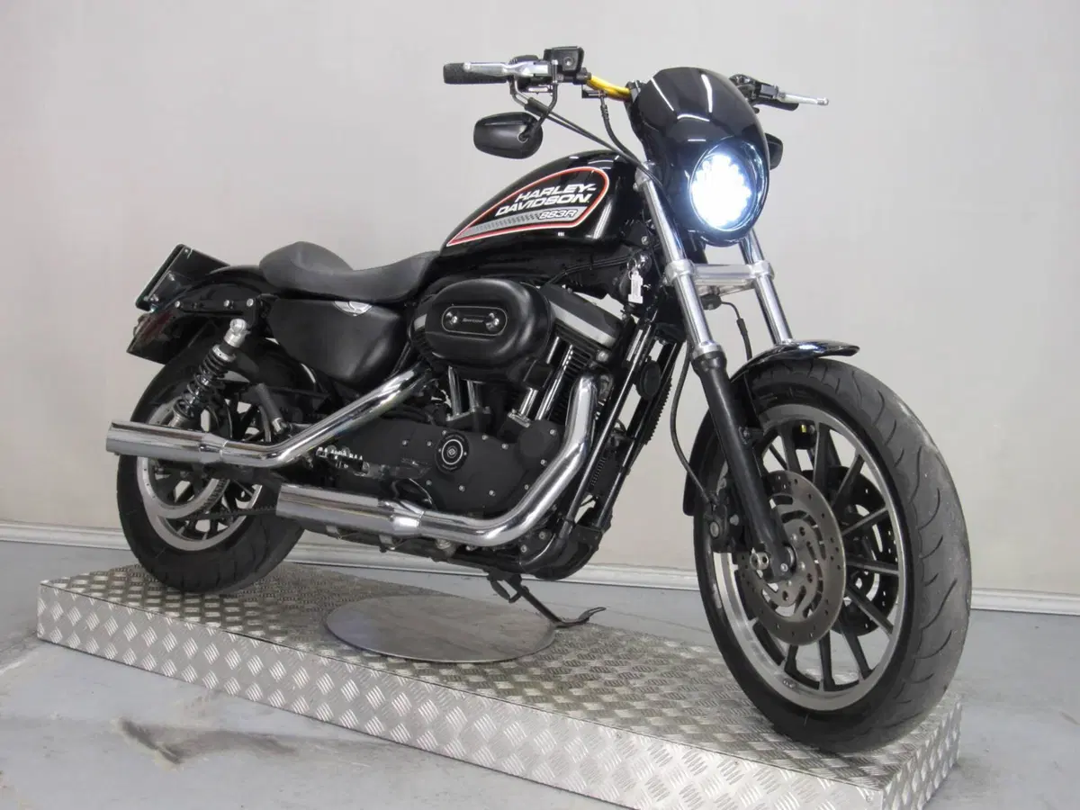 Harley-Davidson 883 R (2008 - 16) - XL 883R