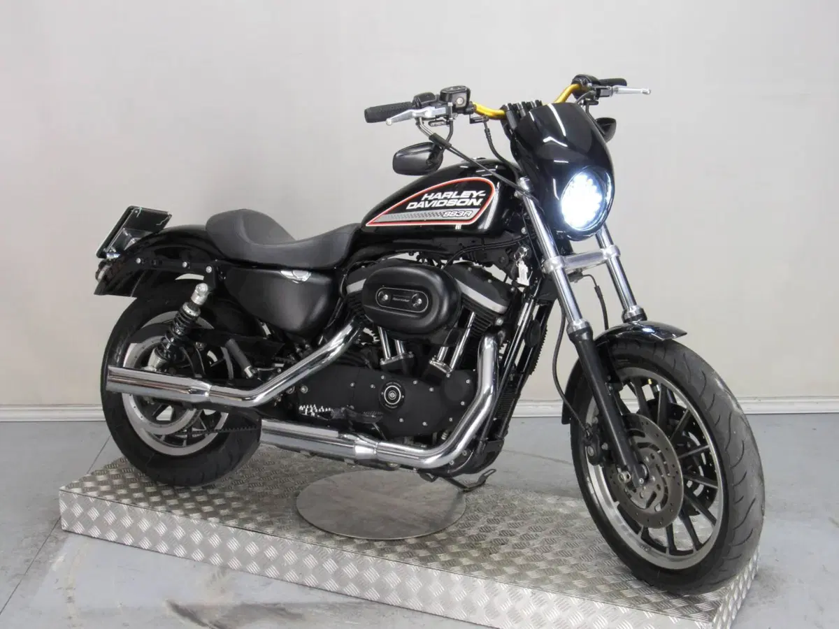 Harley-Davidson 883 R (2008 - 16) - XL 883R (9)