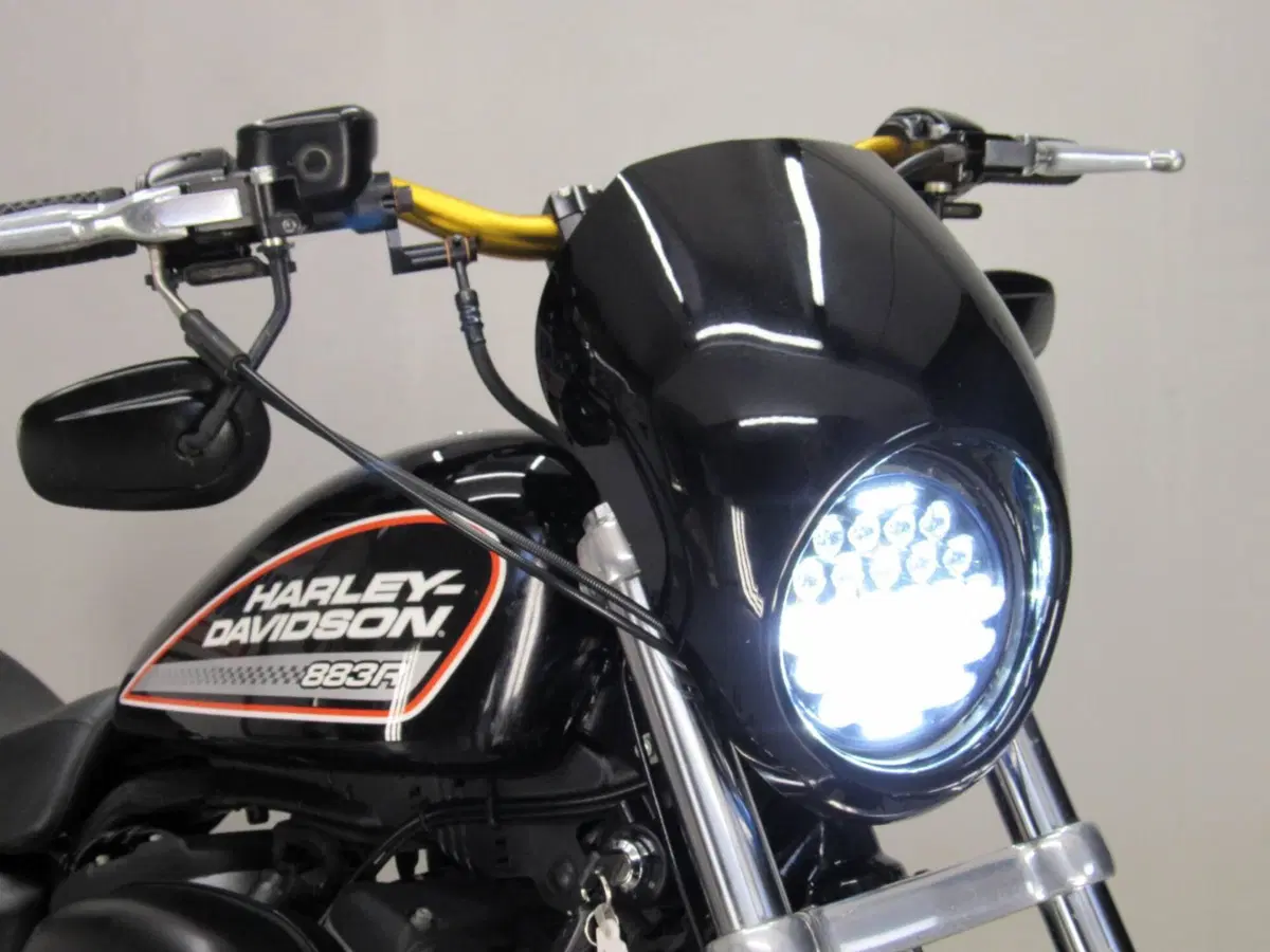 Harley-Davidson 883 R (2008 - 16) - XL 883R (10)