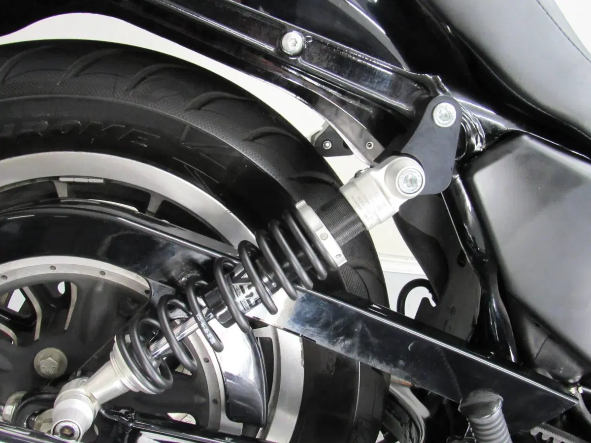 Harley-Davidson 883 R (2008 - 16) - XL 883R (11)