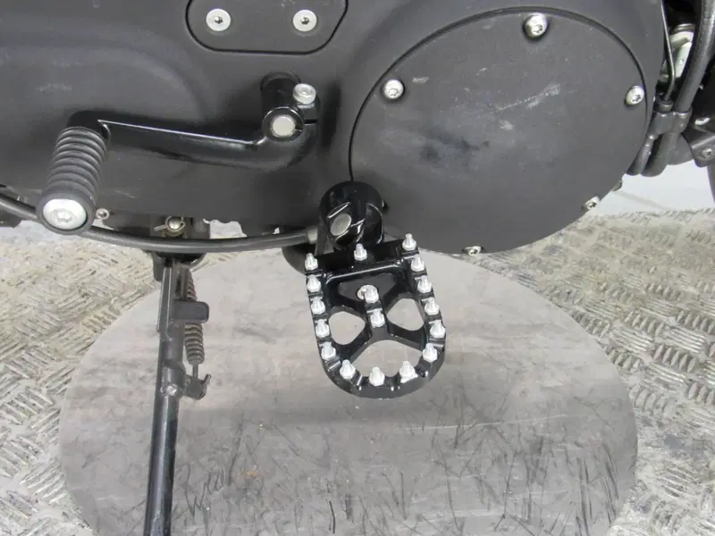 Harley-Davidson 883 R (2008 - 16) - XL 883R (15)