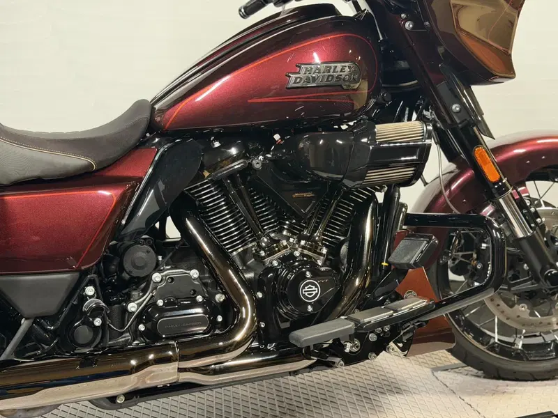 Harley-Davidson CVO Street Glide (2024) (4)