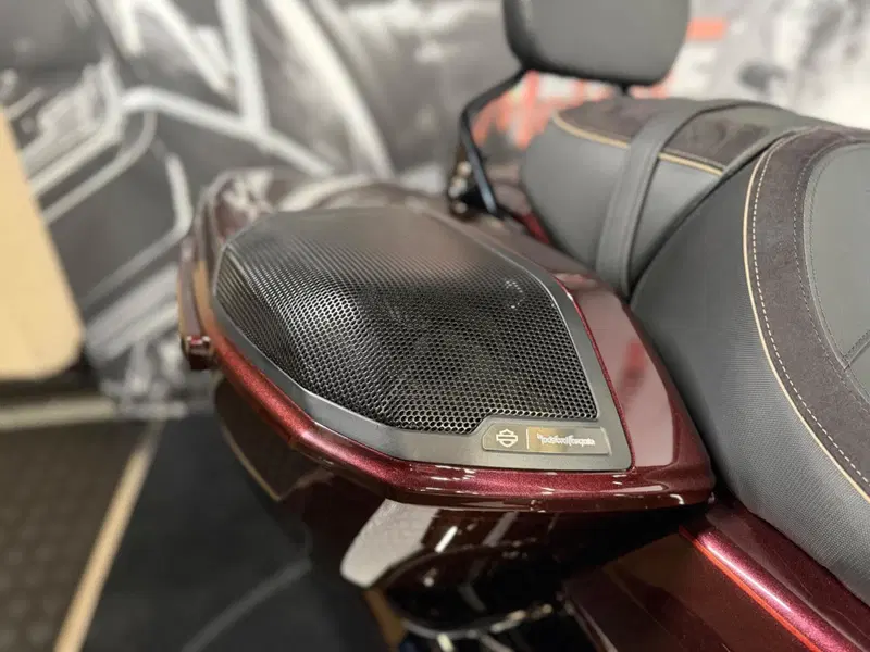 Harley-Davidson CVO Street Glide (2024) (7)