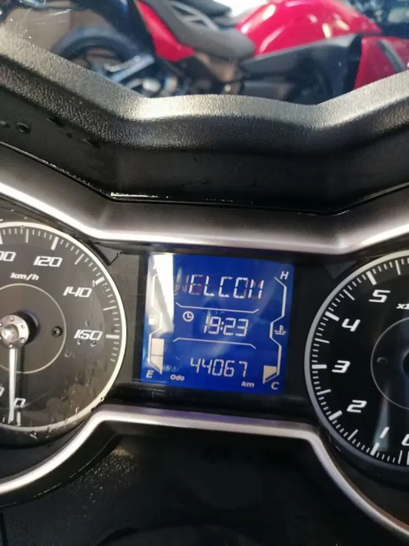 Yamaha X-Max 300 (2021 - 24) (5)