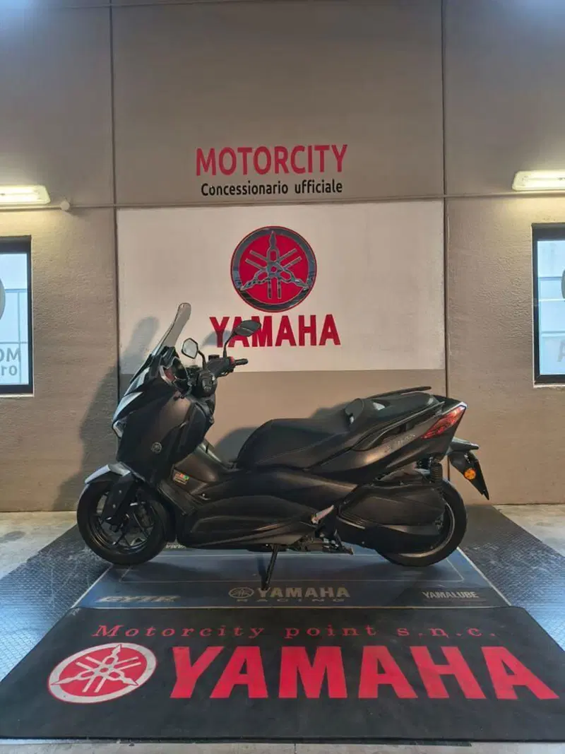 Yamaha X-Max 300 (2021 - 24) (4)