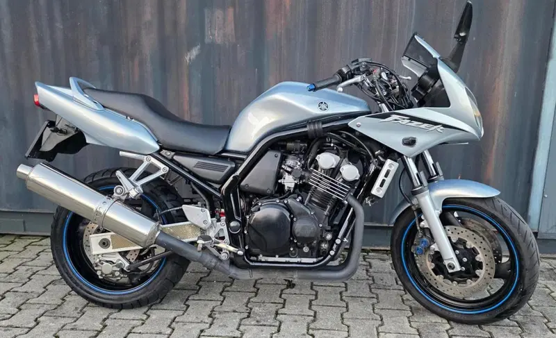 Yamaha FZ6 Fazer (2004 - 07)