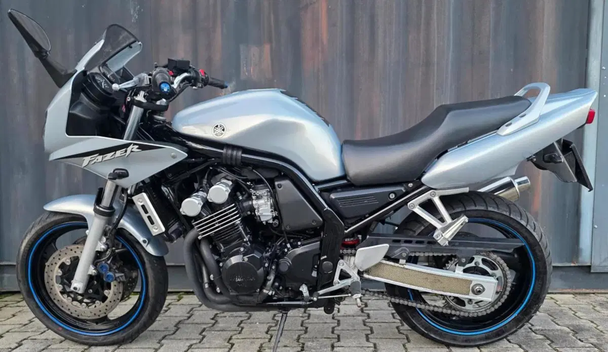 Yamaha FZ6 Fazer (2004 - 07) (2)