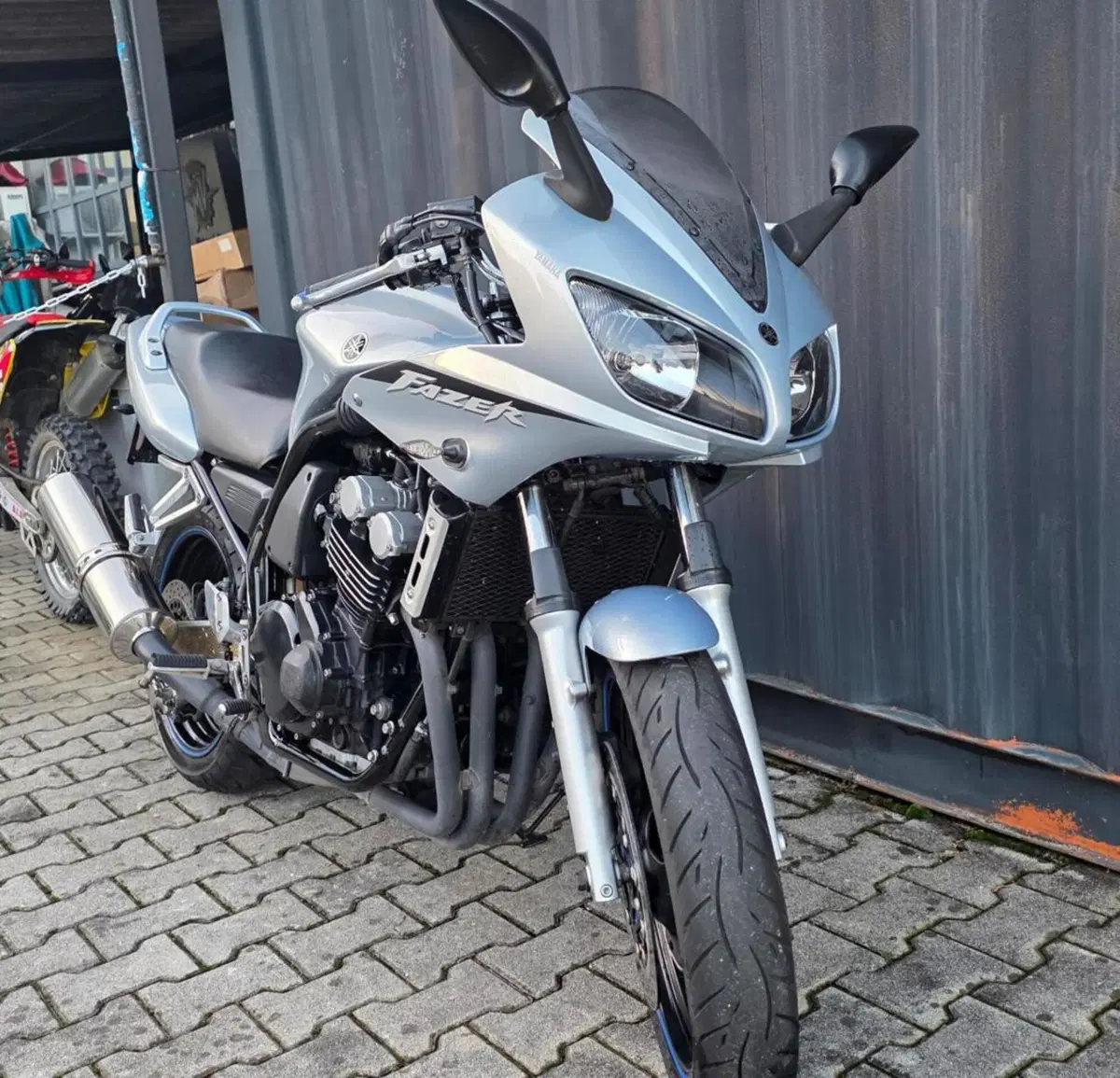 Yamaha FZ6 Fazer (2004 - 07) (3)
