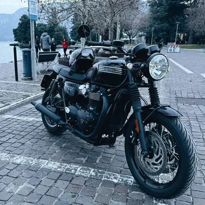 Triumph Bonneville T120 Black (2021 - 25) usata