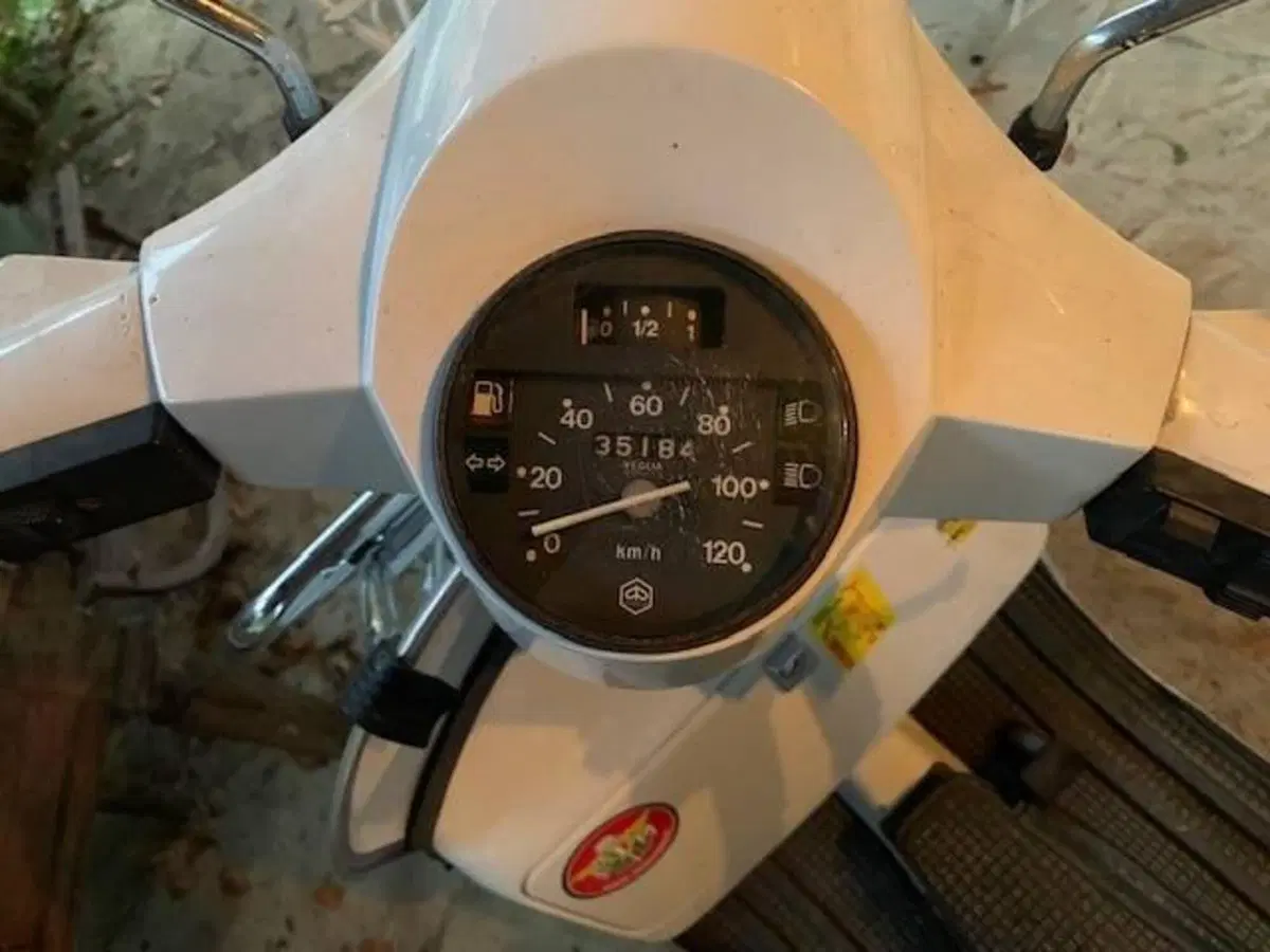 Piaggio P 80 X  (5)