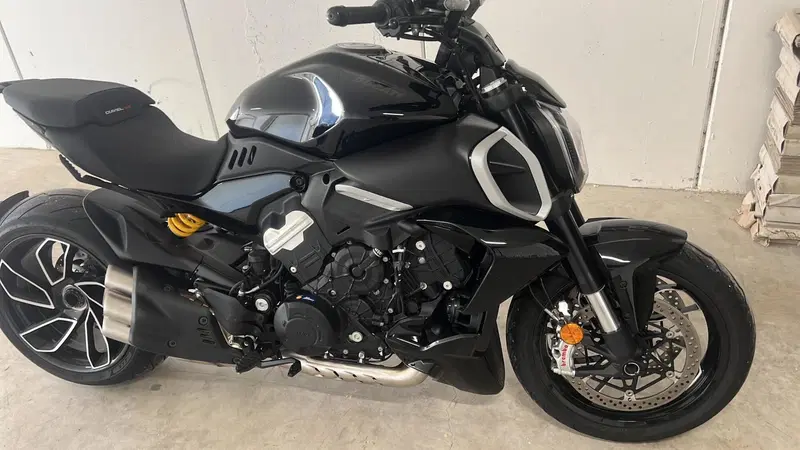 Ducati Diavel V4 (2023 - 26) (2)