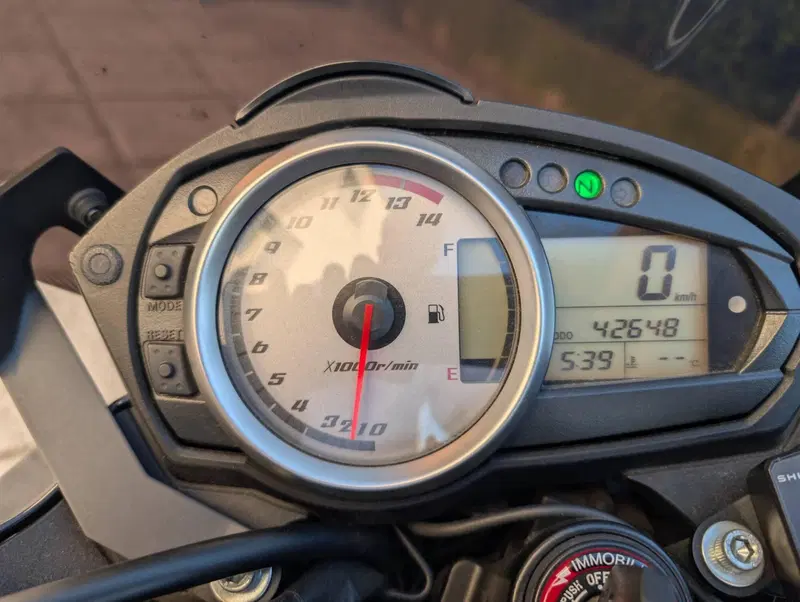 Kawasaki Z 750 (2007 - 14) (6)