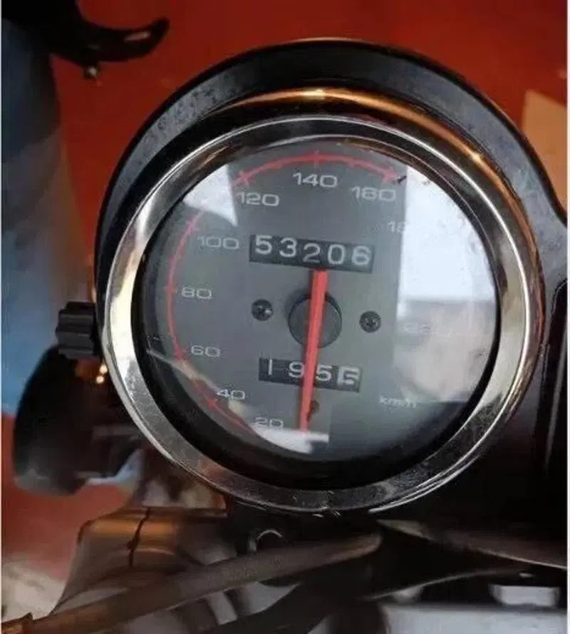 Ducati Monster 600 Dark (1998 - 01) (2)