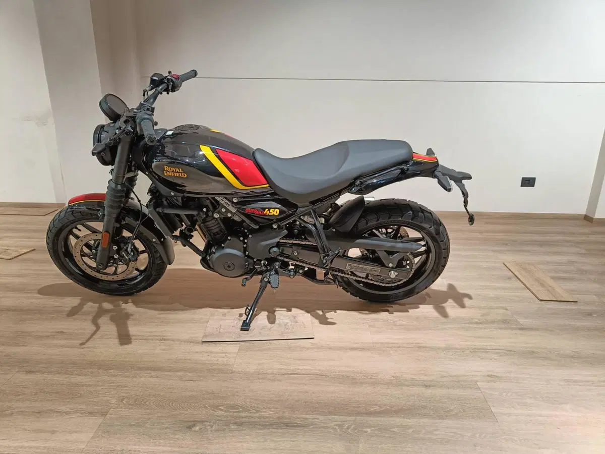 Royal Enfield Guerrilla 450 (2024 - 26)