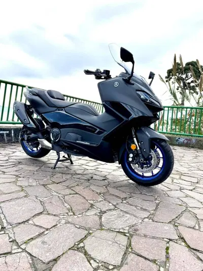 Yamaha T-Max 560 (2022 - 24) usata