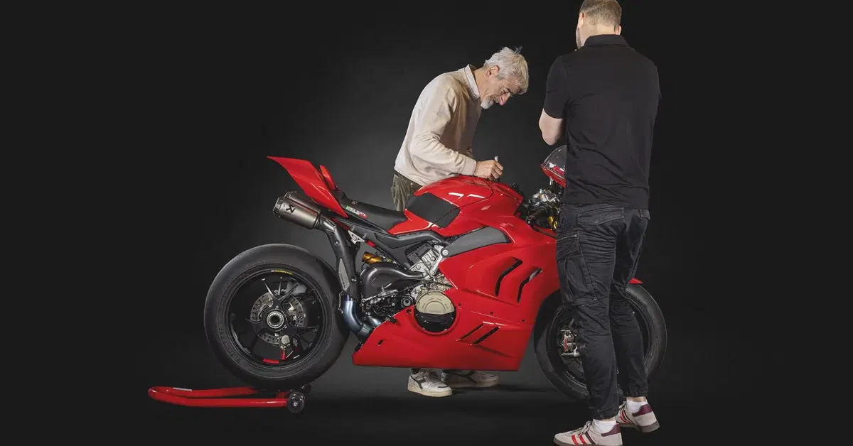 Vuoi comprare la Ducati MotoGP di Marquez o Bagnaia? Ecco come fare