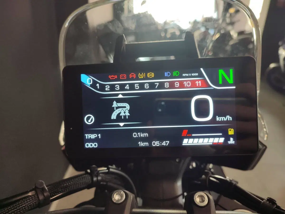 Moto Morini Allthrike 450 (2025 - 26) (4)