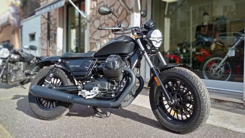 Moto Guzzi V9 Bobber Special Edition (2023 - 25) (4)