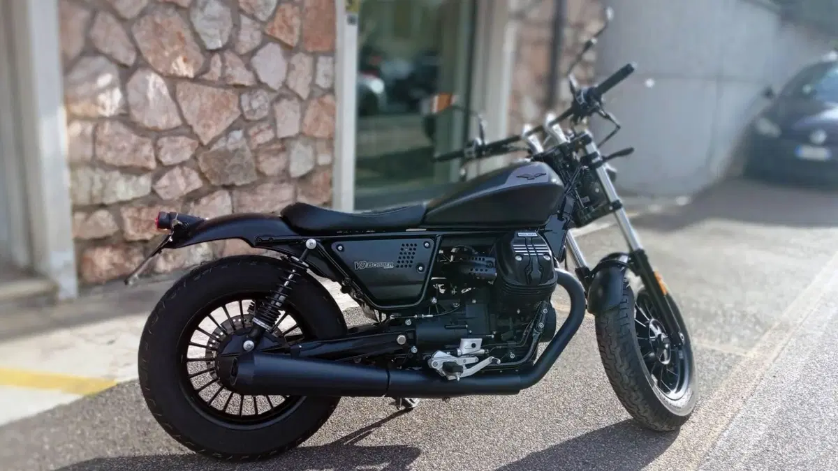 Moto Guzzi V9 Bobber Special Edition (2023 - 25) (8)