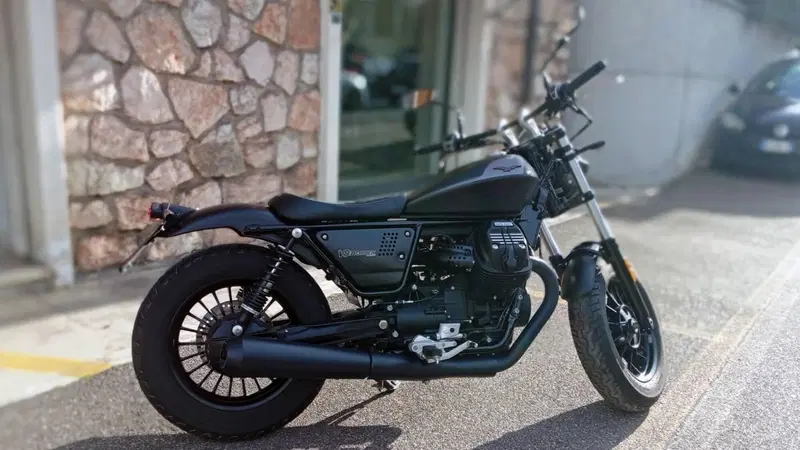 Moto Guzzi V9 Bobber Special Edition (2023 - 25) (8)