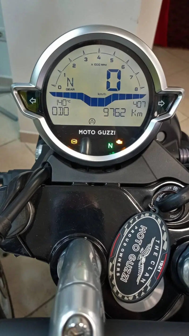 Moto Guzzi V9 Bobber Special Edition (2023 - 25) (13)