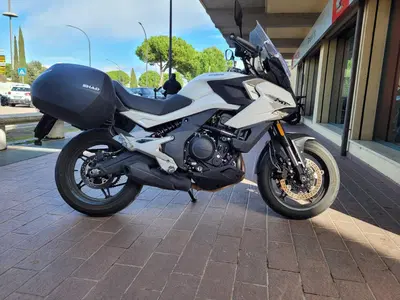 CFMOTO 700MT (2024 - 26) usata
