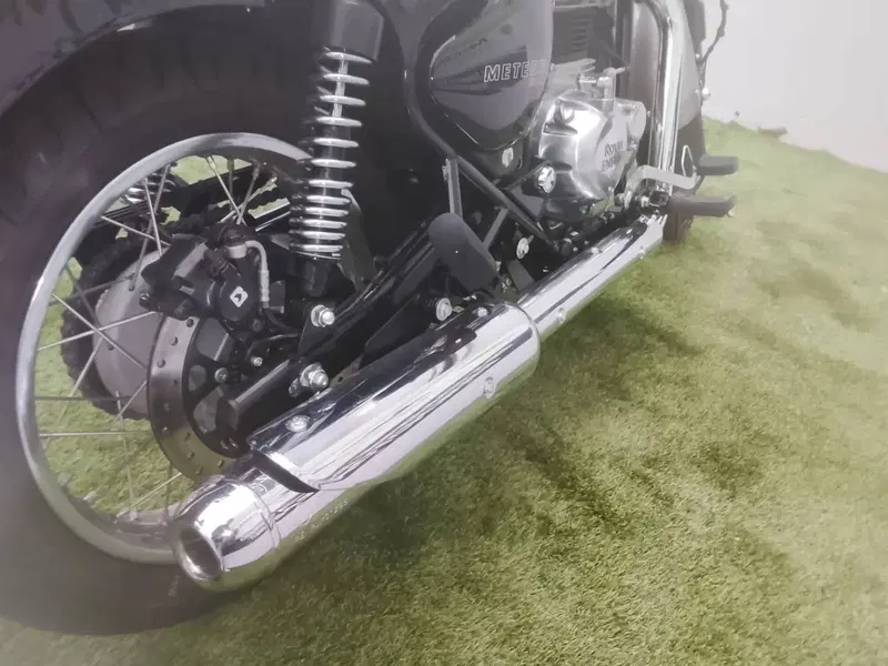 Royal Enfield Meteor 350 Aurora (2024 - 26) (6)