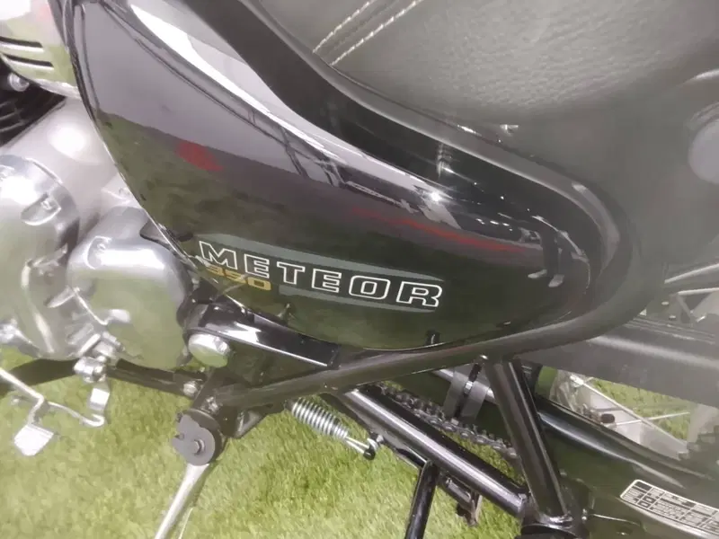 Royal Enfield Meteor 350 Aurora (2024 - 26) (7)