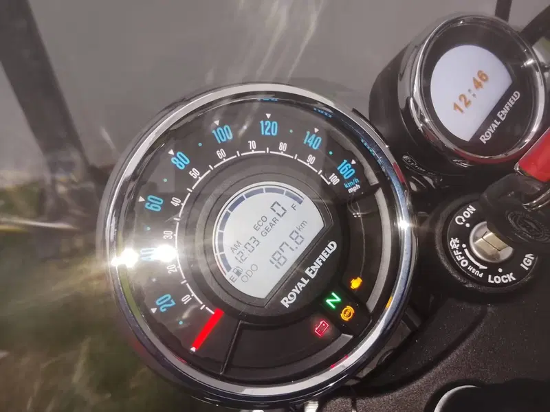 Royal Enfield Meteor 350 Aurora (2024 - 26) (5)