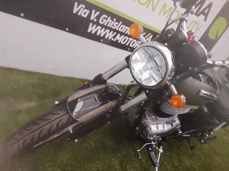 Royal Enfield Meteor 350 Aurora (2024 - 26) (9)