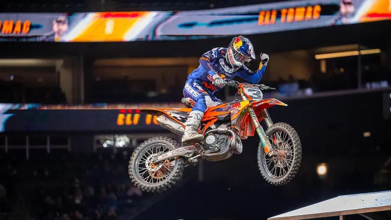 Tomac trionfa a Seattle, Lawrence resta leader per un punto. In 250 &egrave; scontro Deegan - Kitchen
