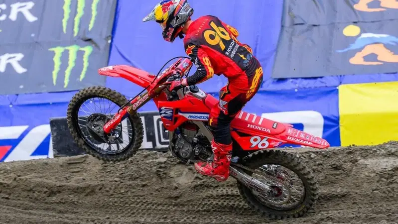 DopoGP SX &amp; MX: Tomac sconfigge Webb. Tra Deegan e Kitchen &egrave; battaglia. Kellet vince il Touquet [VIDEO] 