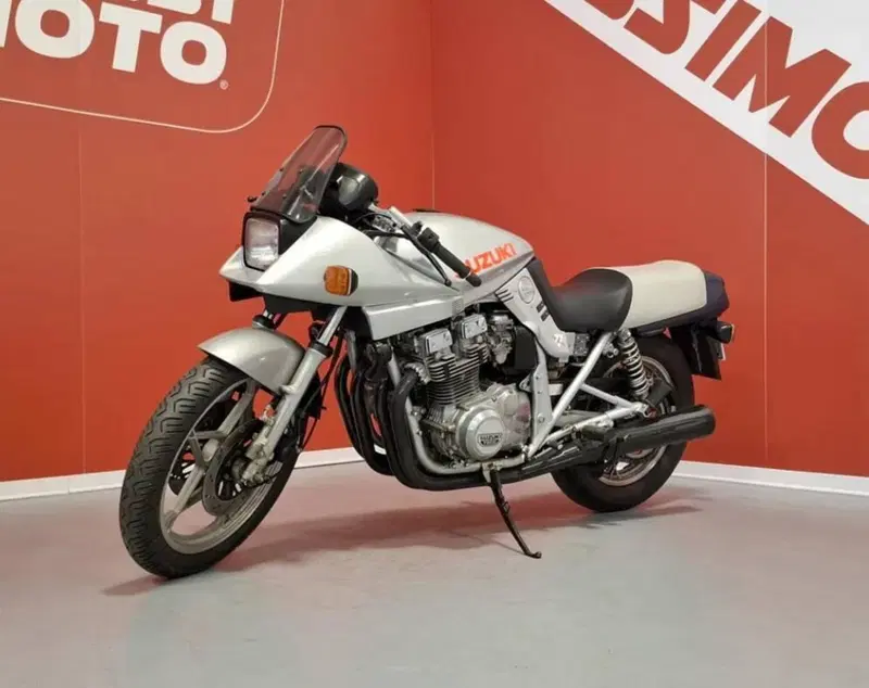 Suzuki GSX 1100 S (3)