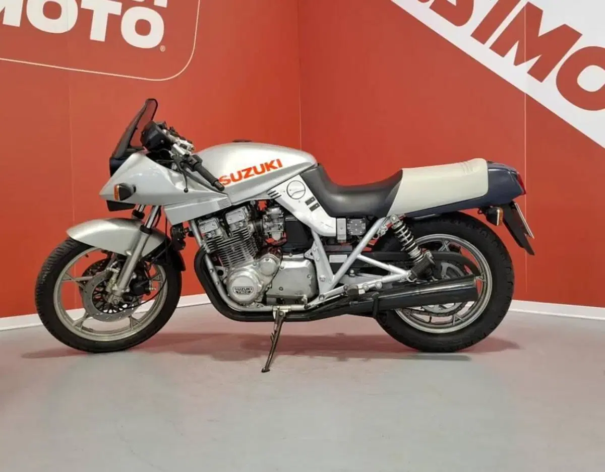 Suzuki GSX 1100 S (4)