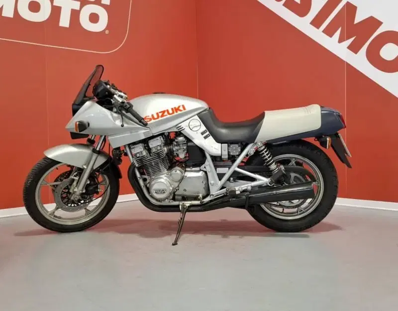 Suzuki GSX 1100 S (4)