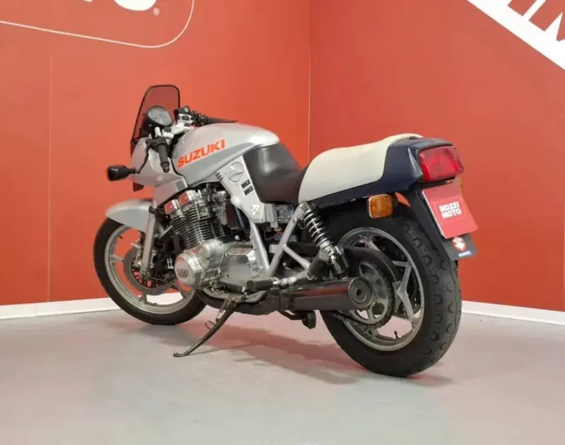 Suzuki GSX 1100 S (6)