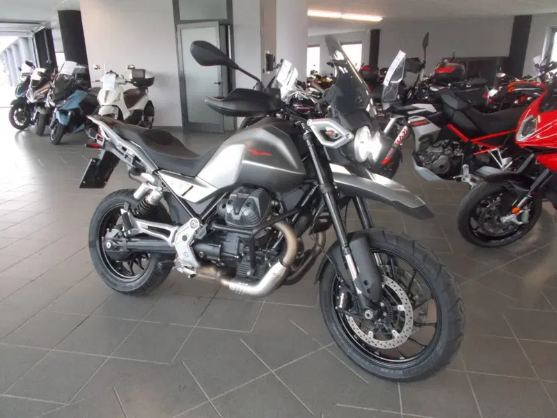Moto Guzzi V85 Strada (2024 - 26)